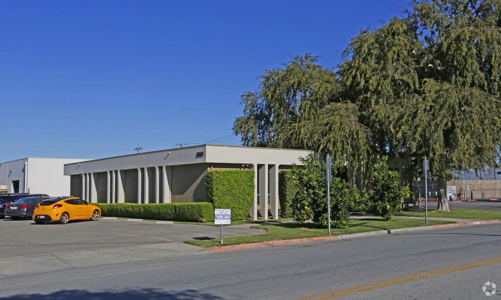 296-298 Brokaw Rd, Santa Clara, CA for lease - Primary Photo - Image 1 of 6