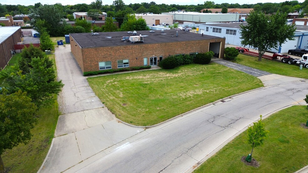 115 E University Dr, Arlington Heights, IL for sale - Building Photo - Image 1 of 32