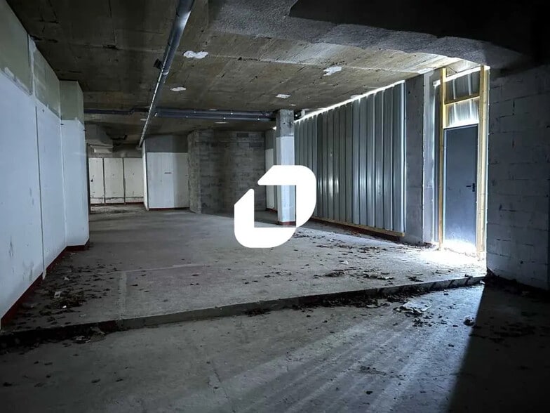 23-25 Rue Du 11 Novembre 1918, Poissy for lease - Interior Photo - Image 2 of 9