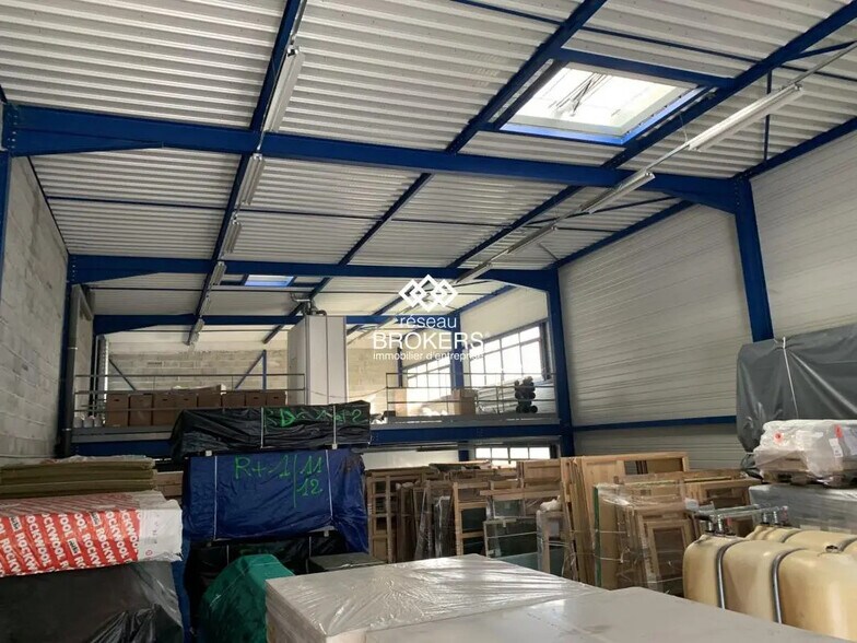 Flex in Échirolles for lease - Building Photo - Image 3 of 11