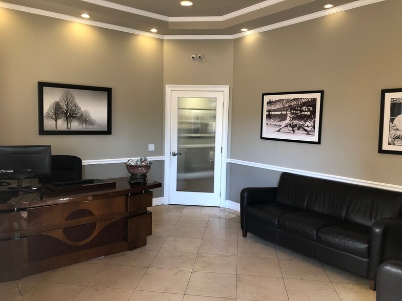 1825 Main St, Weston, FL for lease - Interior Photo - Image 2 of 8