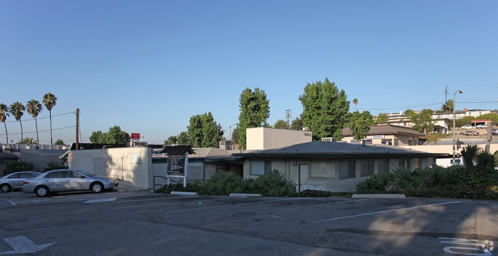 1900-1906 S Atlantic Blvd, Monterey Park, CA for lease - Building Photo - Image 2 of 4