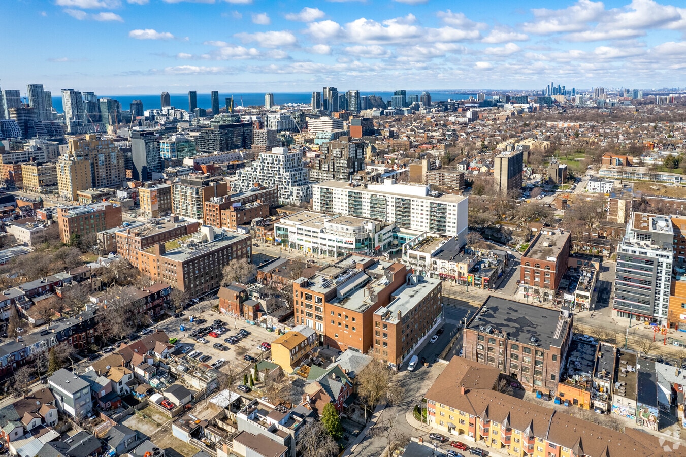 222 Spadina Ave, Toronto, ON M5T 3B3 Chinatown Centre