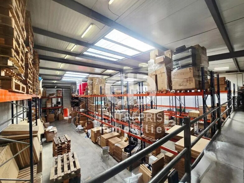 Industrial in Nice for lease - Interior Photo - Image 3 of 8