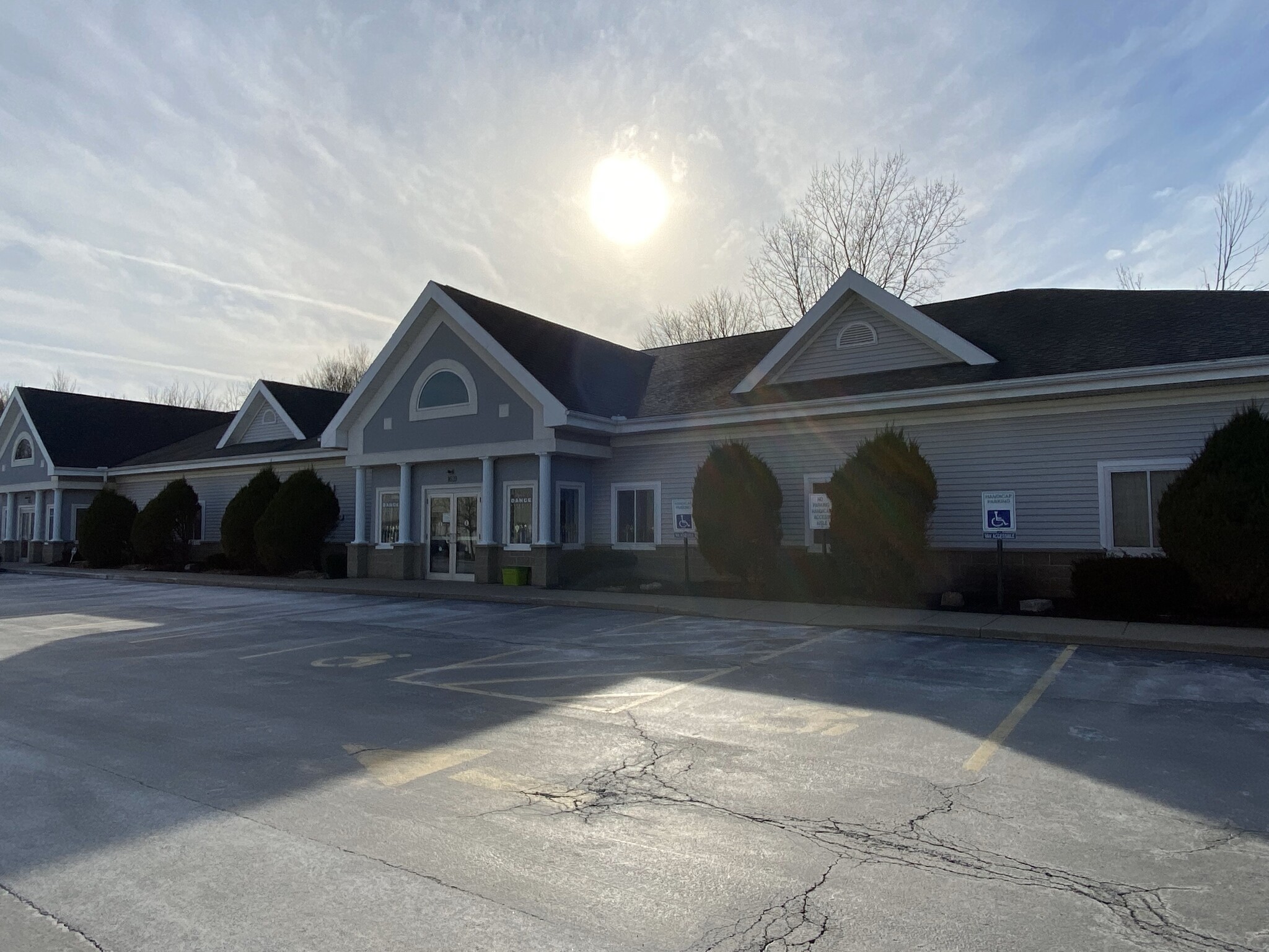 1639 N French Rd, Getzville, NY for lease Building Photo- Image 1 of 11