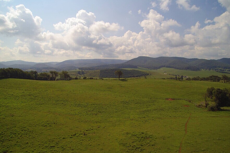 177 Virginia Highlander Rd, Sugar Grove, VA for sale - Primary Photo - Image 1 of 1