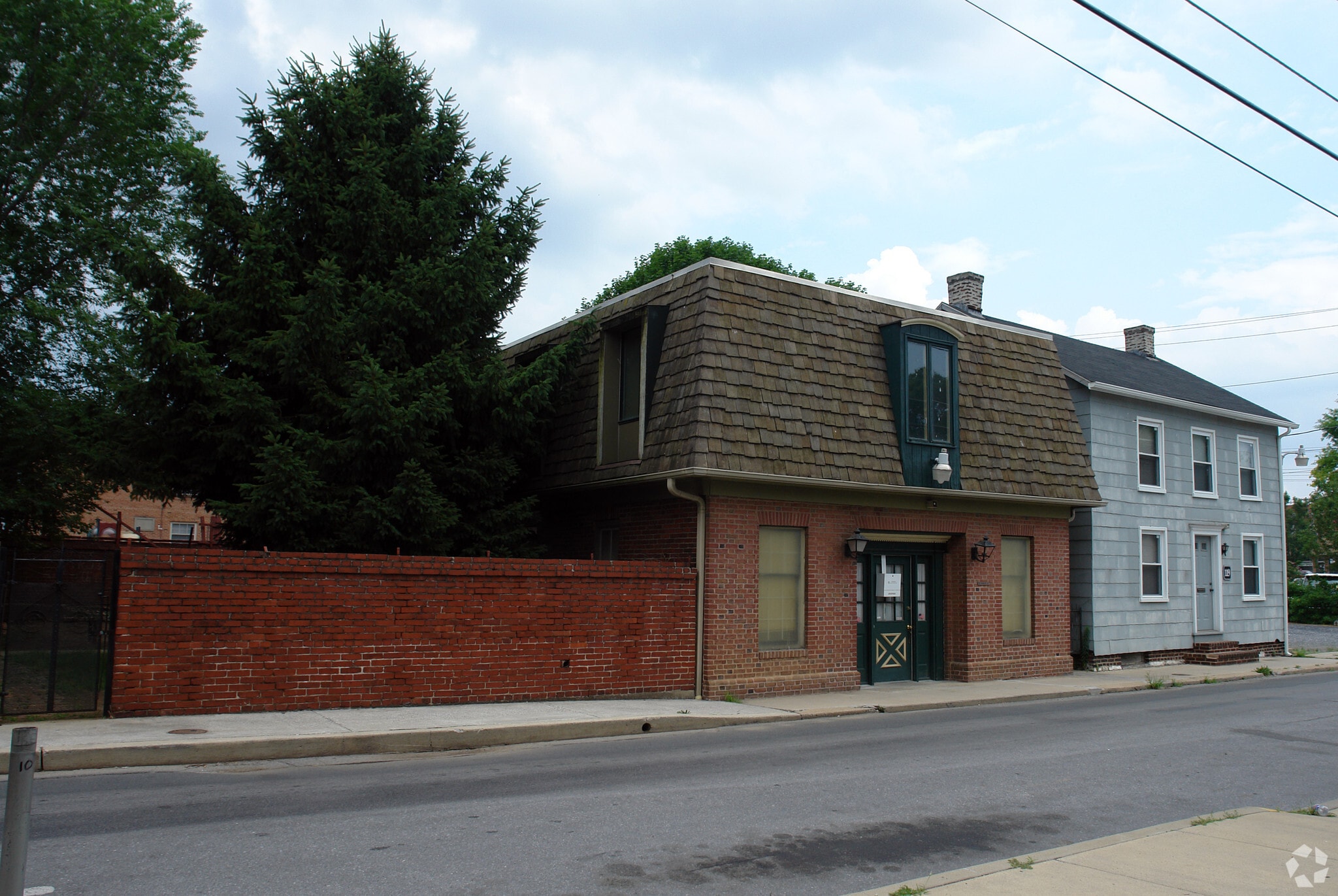 121 N College St, Martinsburg, WV for sale Primary Photo- Image 1 of 30