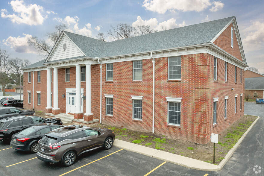 6641 W Sylvania Ave, Toledo, OH for lease - Primary Photo - Image 1 of 6