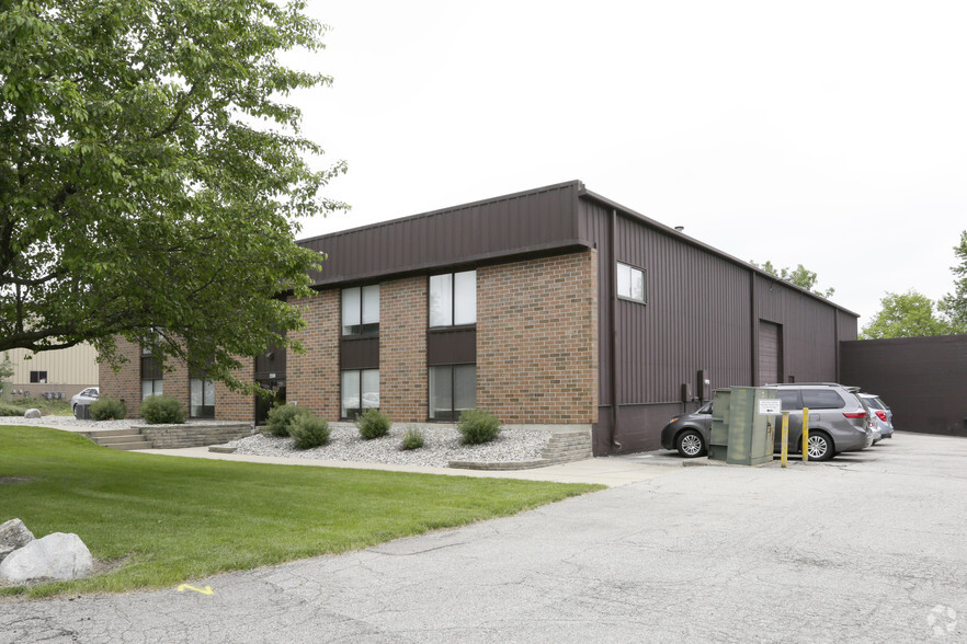 4652 Danvers Dr SE, Grand Rapids, MI for lease - Primary Photo - Image 1 of 3