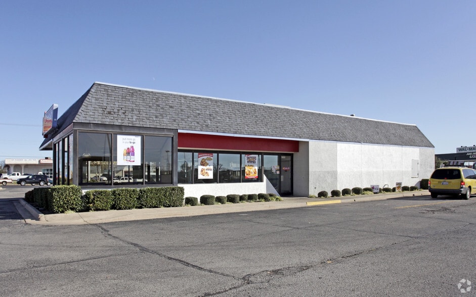 2323 N Macarthur Blvd, Oklahoma City, OK for sale - Building Photo - Image 3 of 3