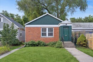 2958 Central Street, Evanston, IL 60201 - Convenience Store