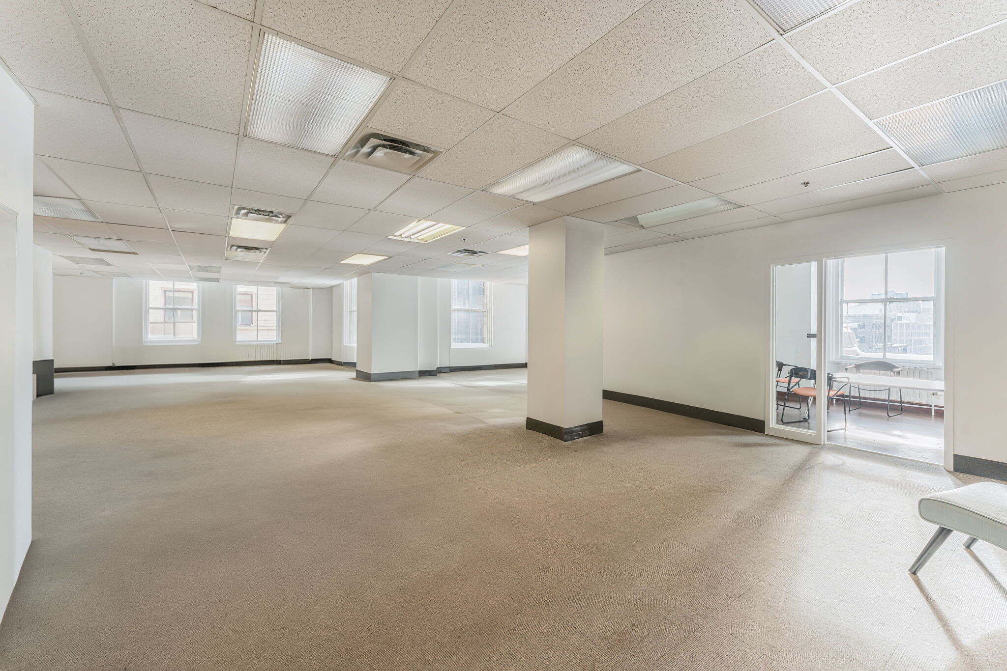 501-507 Pl d'Armes, Montréal, QC for lease Building Photo- Image 1 of 9