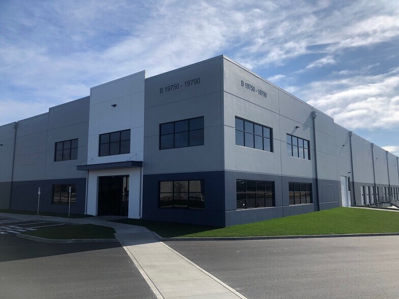 NE Riverside Pky, Gresham, OR for lease - Building Photo - Image 3 of 9