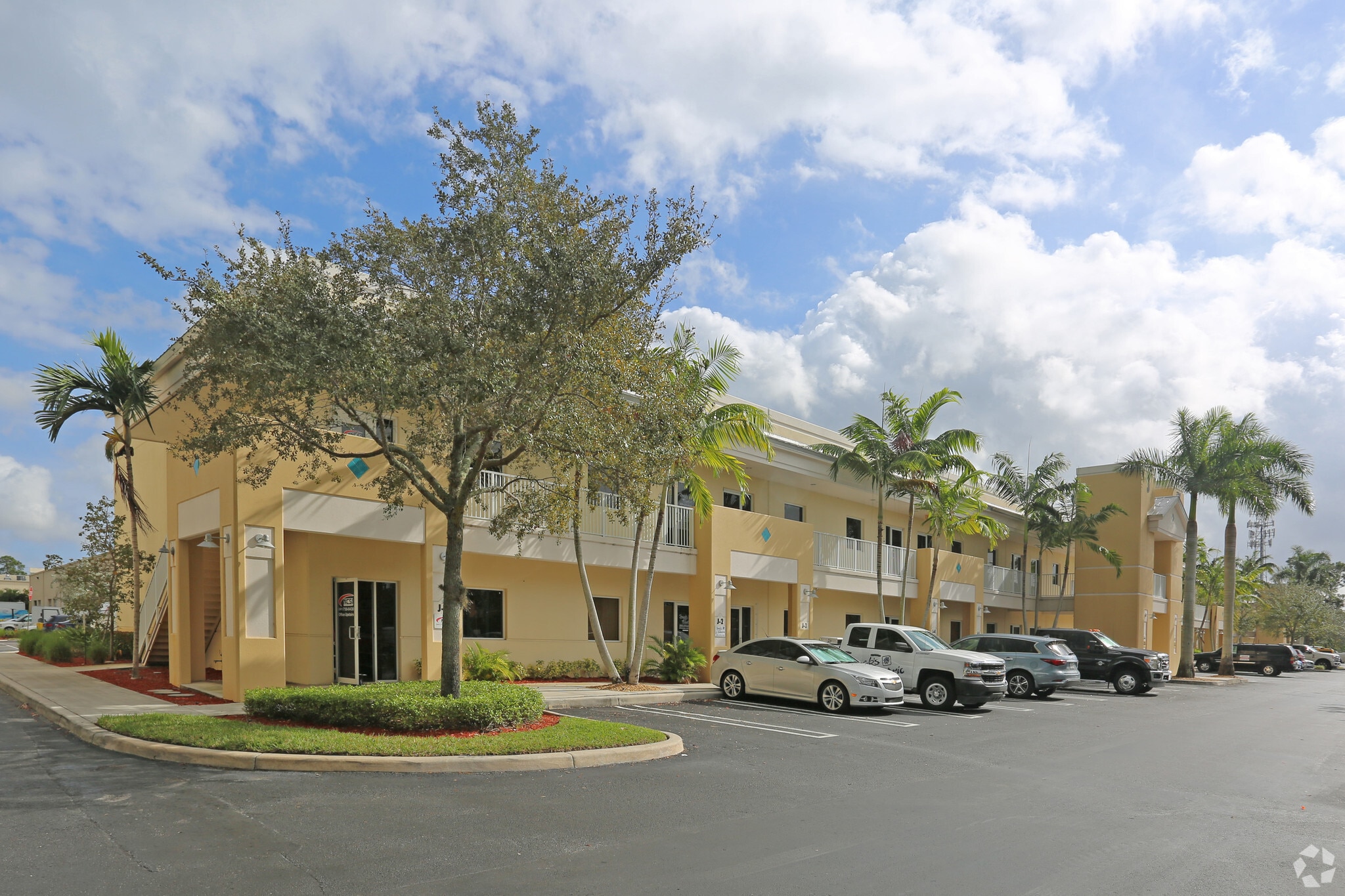 2753 Vista Pky, West Palm Beach, FL for sale Primary Photo- Image 1 of 7