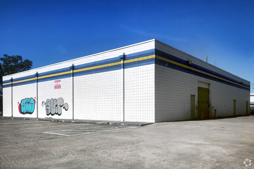 5580 Highway 6 N, Houston, TX for lease - Building Photo - Image 2 of 3