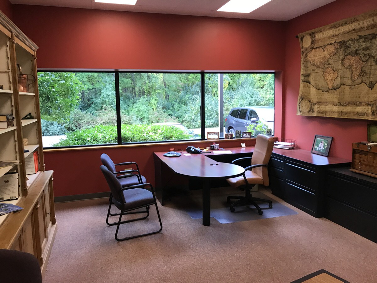 250 Nutmeg Rd S, South Windsor, CT 06074