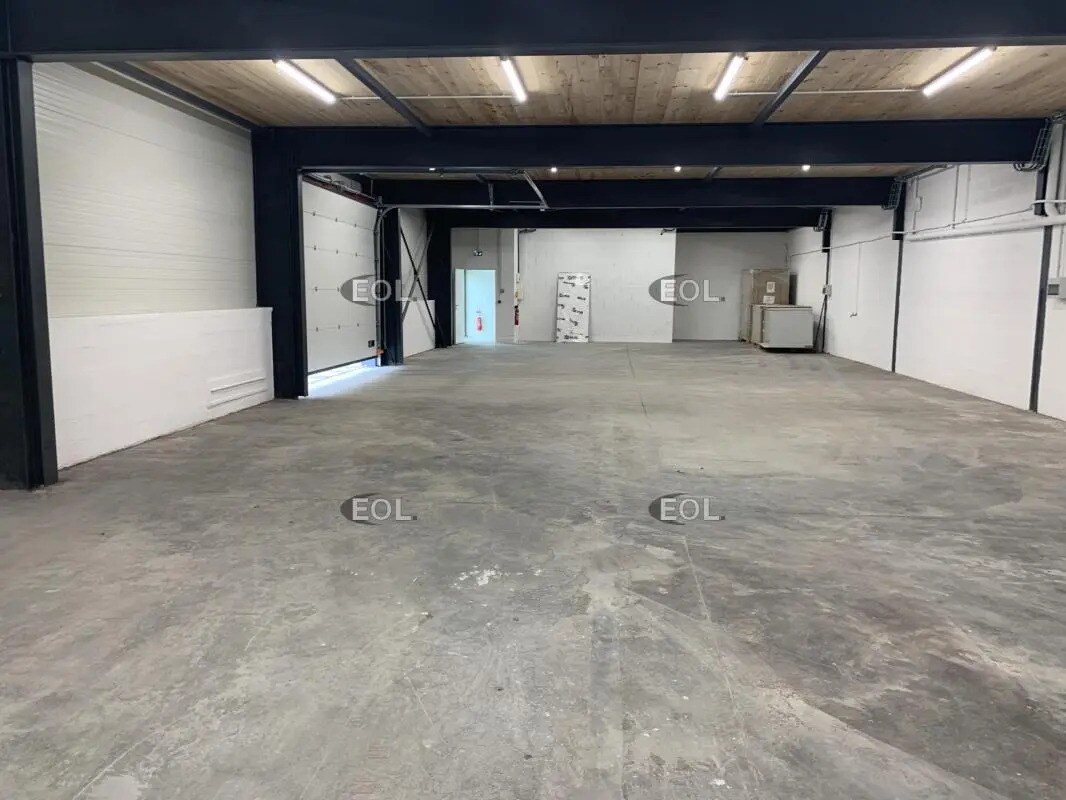 Flex in Saint-Rémy-de-Provence for lease Interior Photo- Image 1 of 6