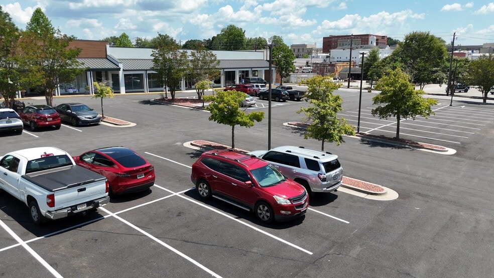 415 Rome St, Carrollton, GA for lease - Commercial Listing Video - Image 2 of 8