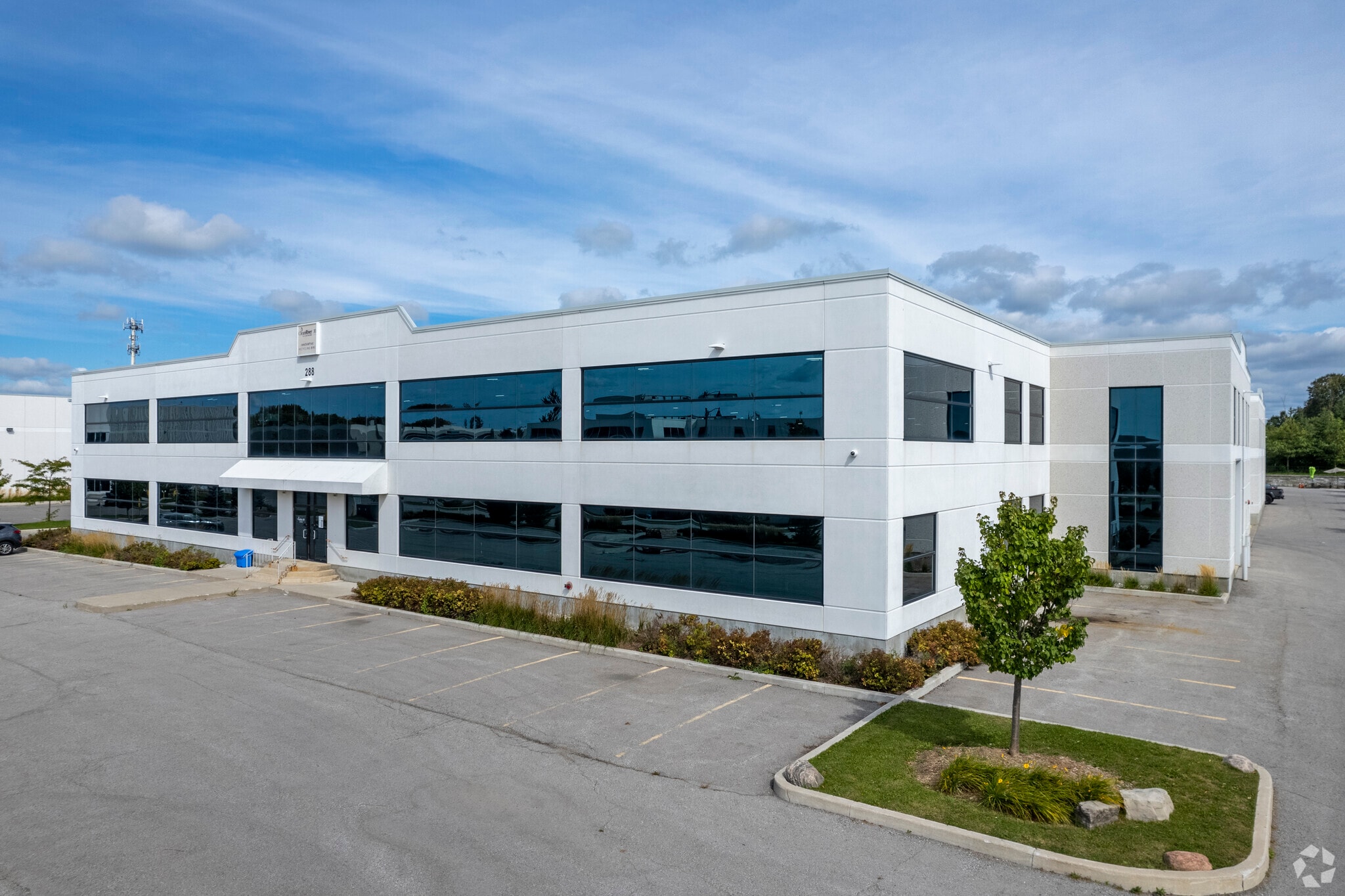 288 Don Hillock Dr, Aurora, ON for sale Primary Photo- Image 1 of 1