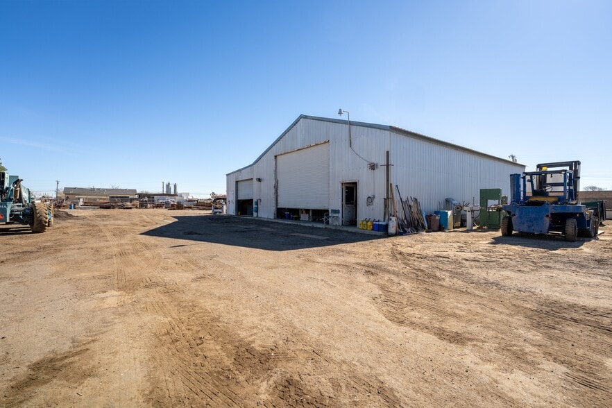 42622 3rd St E, Lancaster, CA for sale - Building Photo - Image 2 of 18