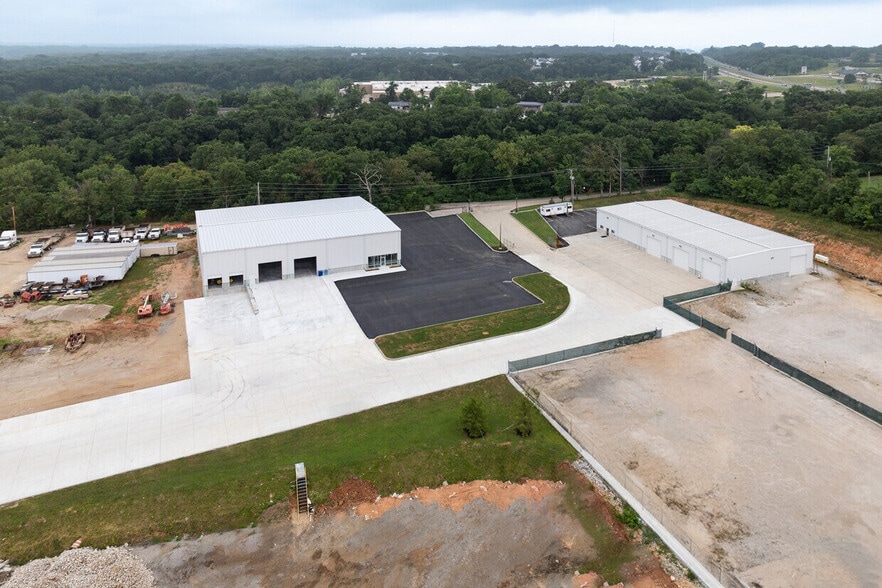 5209-3 Schumacher Rd, High Ridge, MO for lease - Building Photo - Image 2 of 5