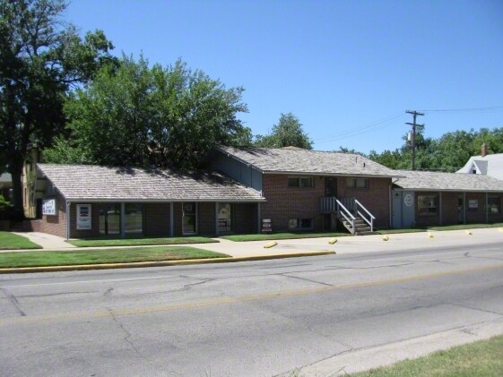 1021 N Main St, Hutchinson, KS for sale Primary Photo- Image 1 of 1