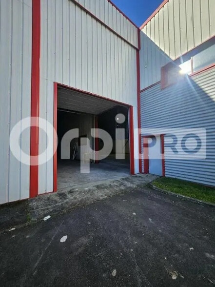 Industrial in Reims for lease - Building Photo - Image 3 of 8