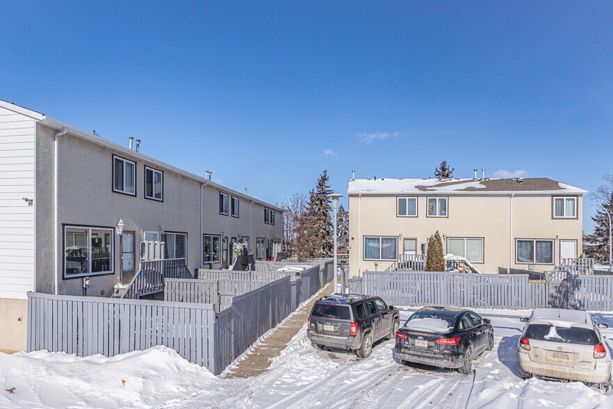 101-111 Lee Ridge & 149-153 Melbourne Rd NW, Edmonton, AB for sale - Building Photo - Image 2 of 2