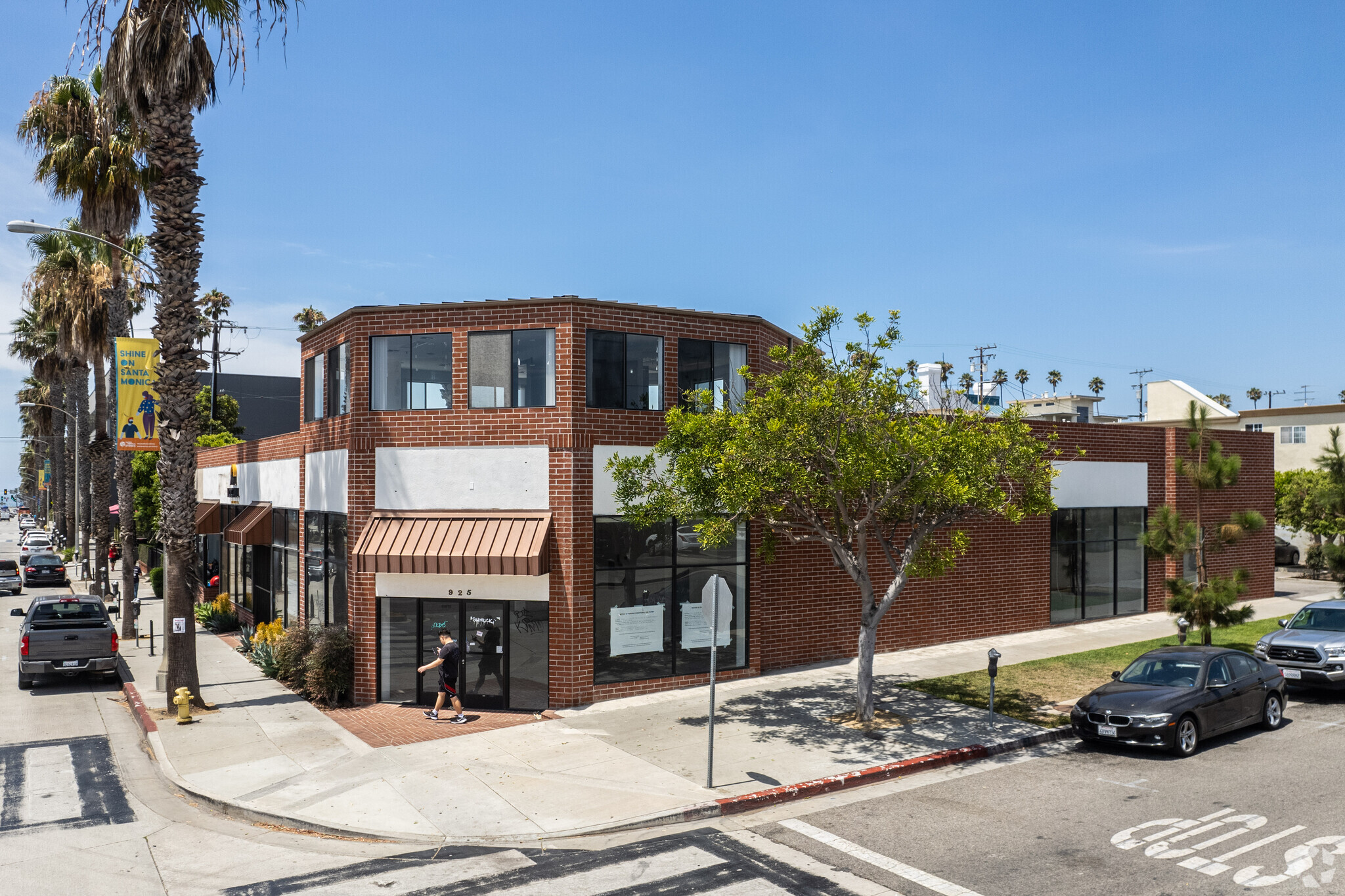 925 Wilshire Blvd, Santa Monica, CA for lease Primary Photo- Image 1 of 28