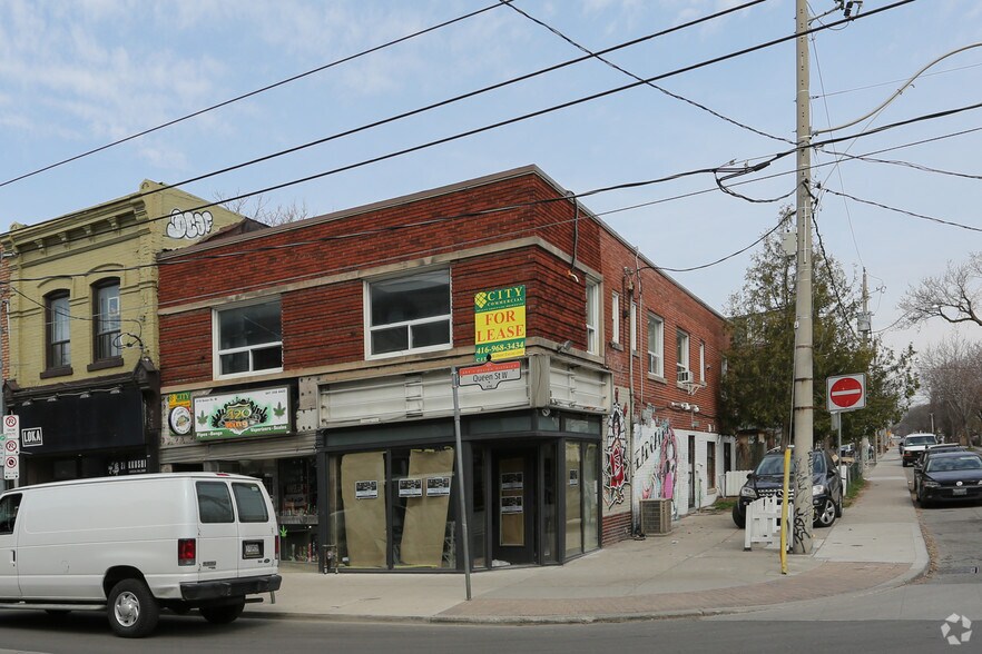 616-618 Queen St W, Toronto, ON for lease - Primary Photo - Image 1 of 4