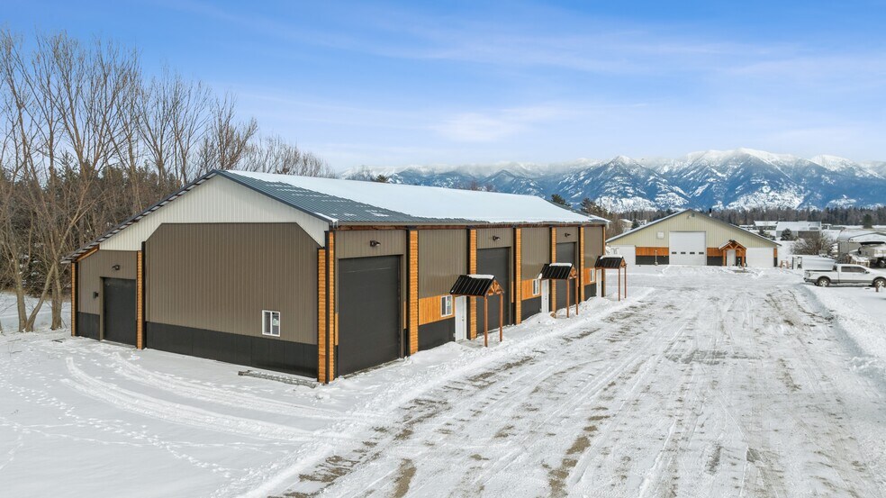 227 Blackhawk Ln, Kalispell, MT for sale - Primary Photo - Image 1 of 1