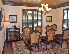 306 E Bullard Pky, Tampa, FL for lease Interior Photo- Image 2 of 5