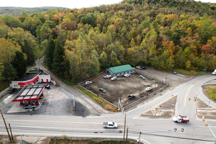 1758 Pleasant Valley Rd, Mount Pleasant, PA for sale - Building Photo - Image 3 of 16