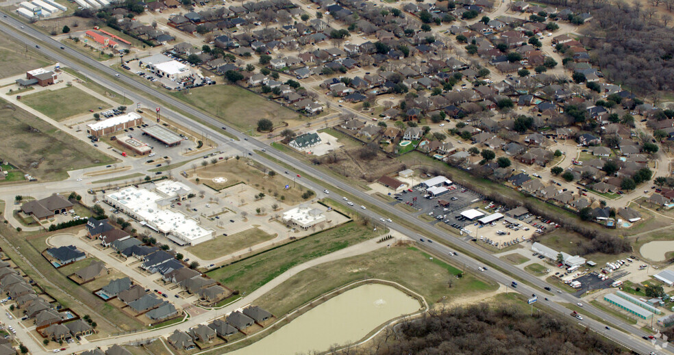 2701 SW Wilshire Blvd, Burleson, TX for lease - Primary Photo - Image 1 of 2