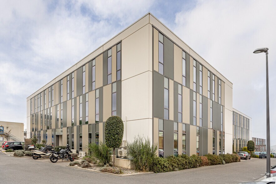 12 Rue Pascal Xavier Coste, Marseille for sale - Building Photo - Image 3 of 3