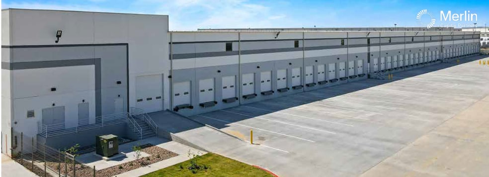 1138 Reuthinger Pky, Laredo, TX for lease - Building Photo - Image 2 of 5