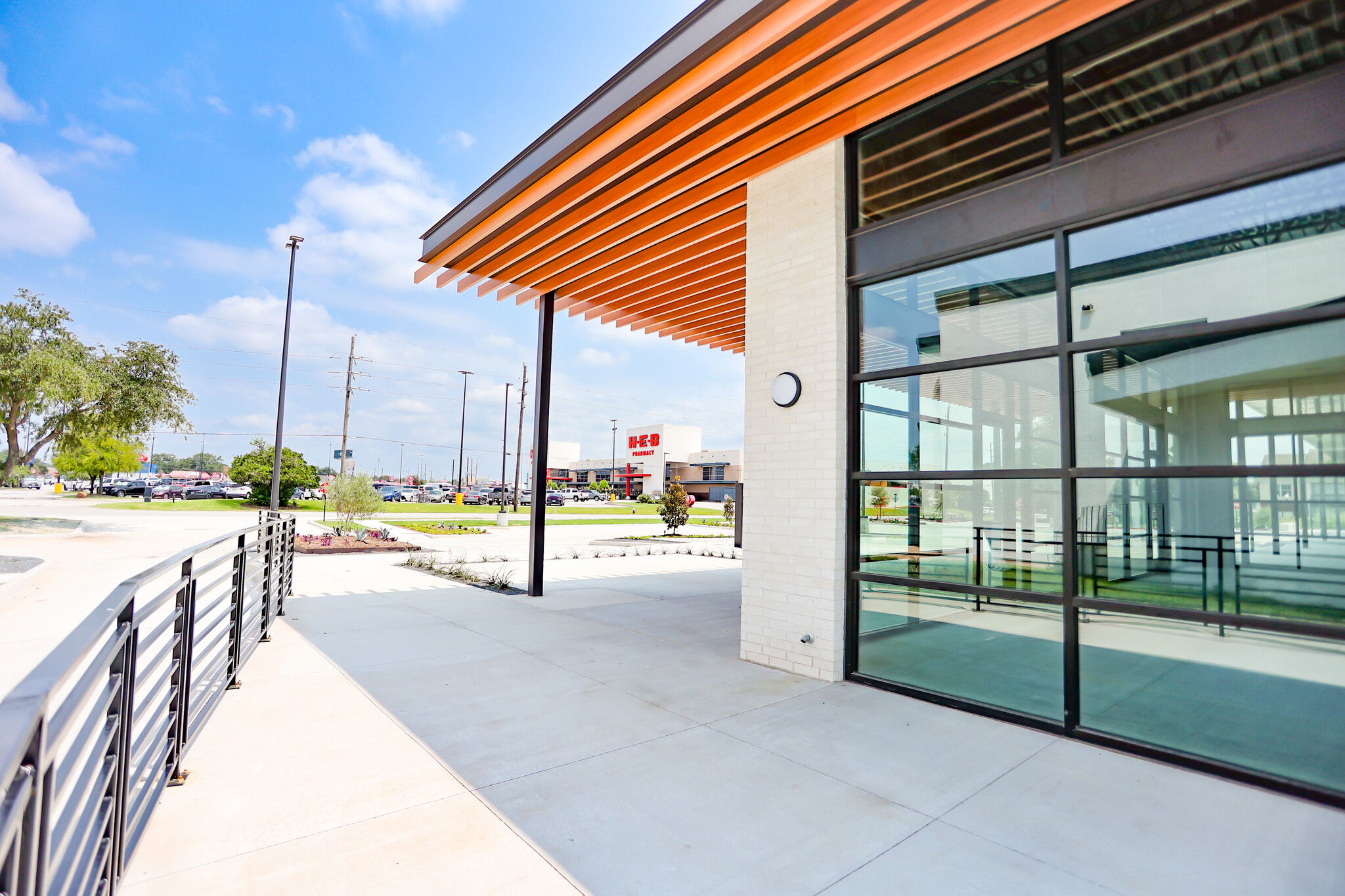 1417 Graham Dr, Tomball, TX for lease Building Photo- Image 1 of 12