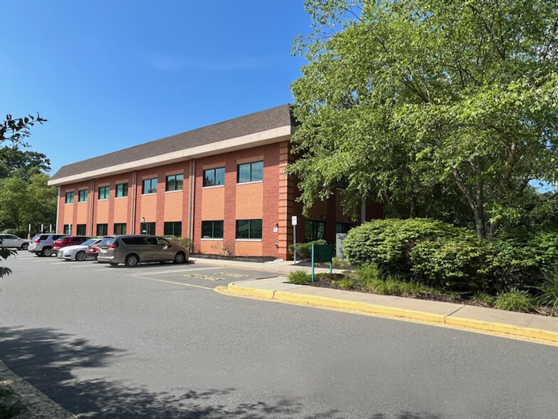 465 Cranbury Rd, East Brunswick, NJ for lease - Building Photo - Image 2 of 9