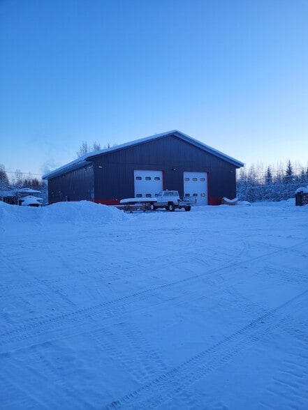 2565 Dillon ave, North Pole, AK for sale - Primary Photo - Image 1 of 1