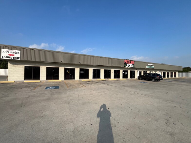 933 Airline Rd, Corpus Christi, TX for lease - Building Photo - Image 3 of 7