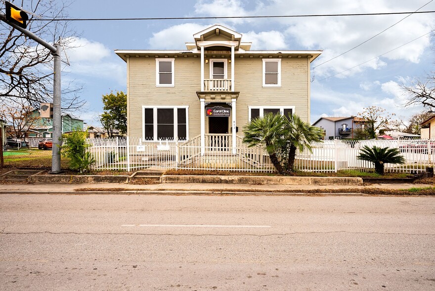 812 S Hackberry St, San Antonio, TX for lease - Building Photo - Image 1 of 5