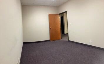 63 Hospitality Ln, Mineral Wells, WV for lease Interior Photo- Image 2 of 6