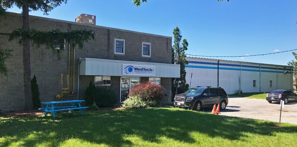 1015 Green Valley Rd, London, ON for lease - Building Photo - Image 1 of 3