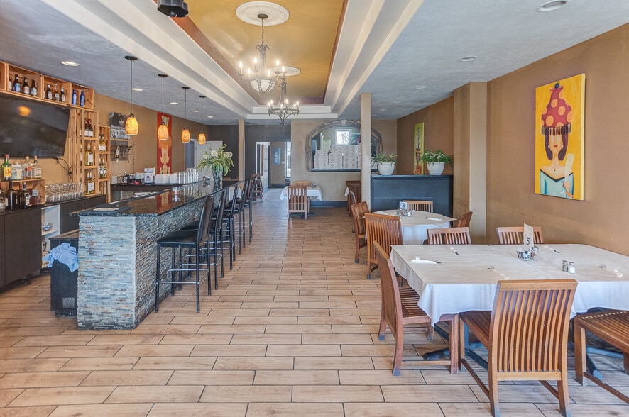 121 E Union Ave, Litchfield, IL for sale - Building Photo - Image 3 of 36