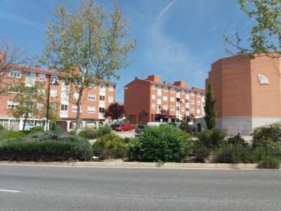 Retail in Segovia, Segovia for lease - Building Photo - Image 1 of 7