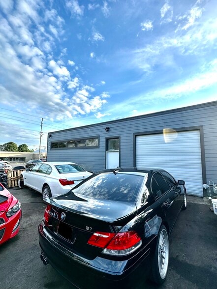 9321 SE Stark St, Portland, OR for sale - Building Photo - Image 1 of 18