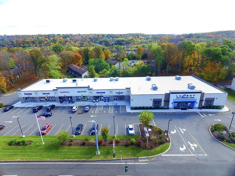 227 Federal Rd, Brookfield, CT for sale - Building Photo - Image 1 of 1