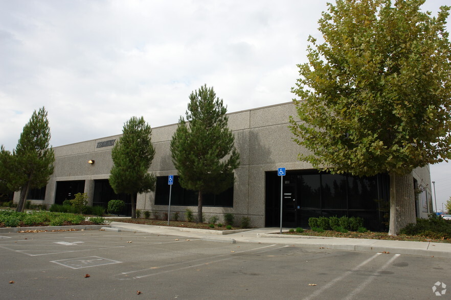 1346 Blue Oaks Blvd, Roseville, CA for lease - Building Photo - Image 3 of 9