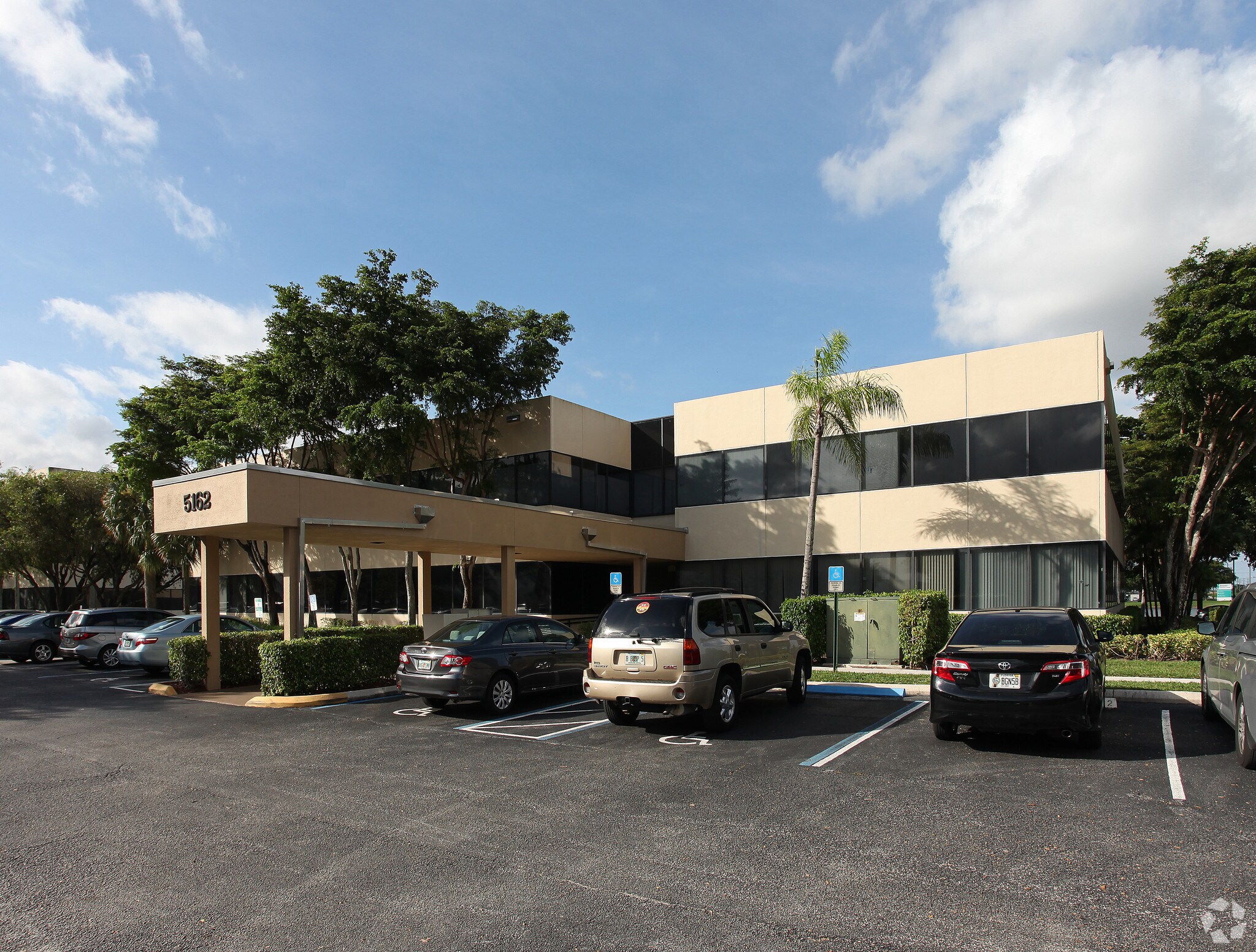 5162 W Linton Blvd, Delray Beach, FL 33484