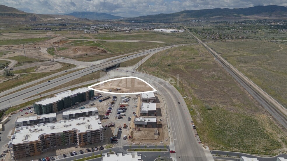 13657 South 600 West, Draper, UT for sale - Primary Photo - Image 2 of 7